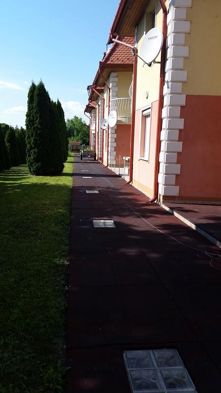 Boglarka Apartman Hajdúszoboszló Εξωτερικό φωτογραφία